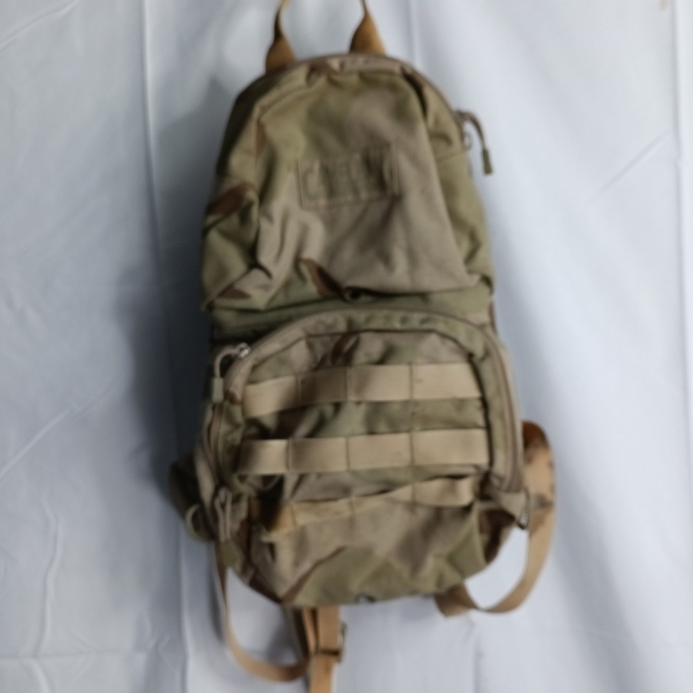 CamelBak MULE Tactical Hydration Pack Desert Camo Cordura with Bladder s9